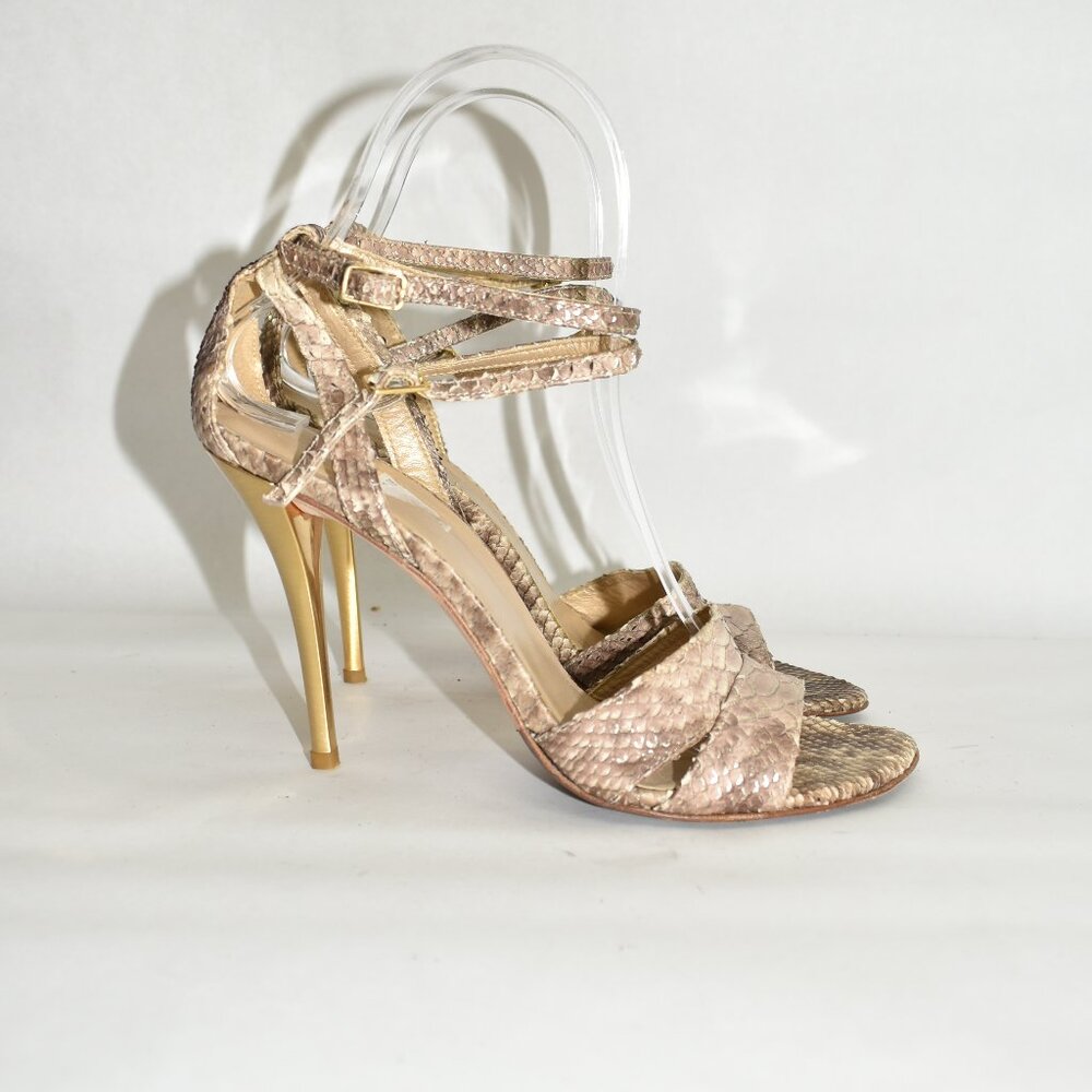$500 STUART WEITZMAN SNAKE LEATHER STRAPPY GOLD HEEL SANDAL 6 (MG19)